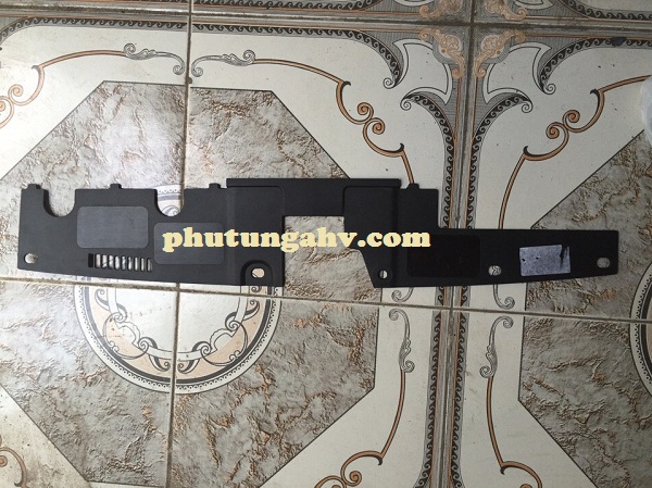 ốp nhựa che khóa ca pô mazda 3 2015